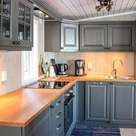 Holiday home Lovely In With Kitchen